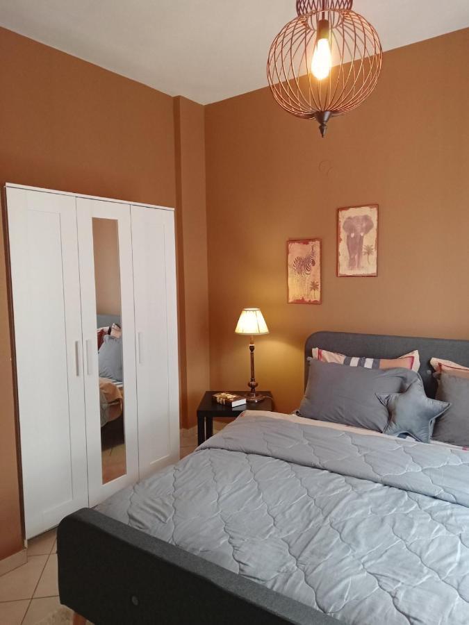 Central Artistic 2-Bedroom Apartment 79Sqm Trípoli Eksteriør bilde
